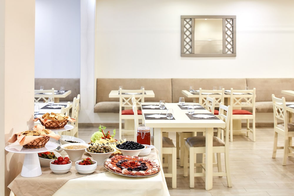 Santa Eulalia Hotel Apartamento & Spa — Restaurant & bars in Albufeira, Faro