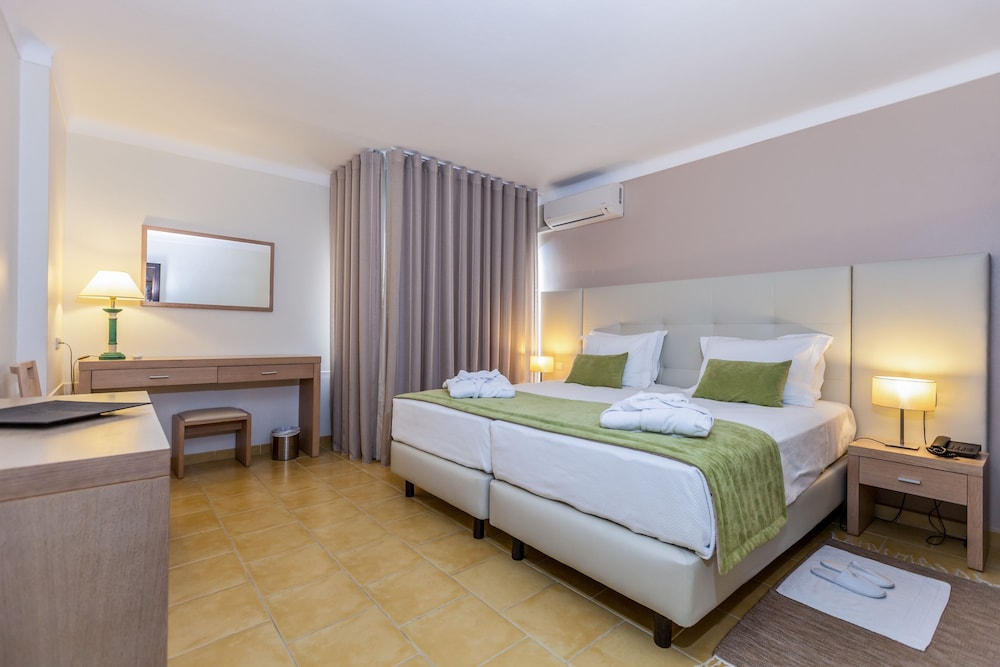 Santa Eulalia Hotel Apartamento & Spa — Hotel rooms in Albufeira, Faro