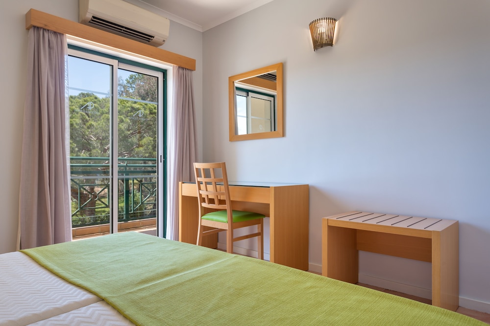 AP Victoria Sports & Beach — Hotel rooms in Albufeira, Faro