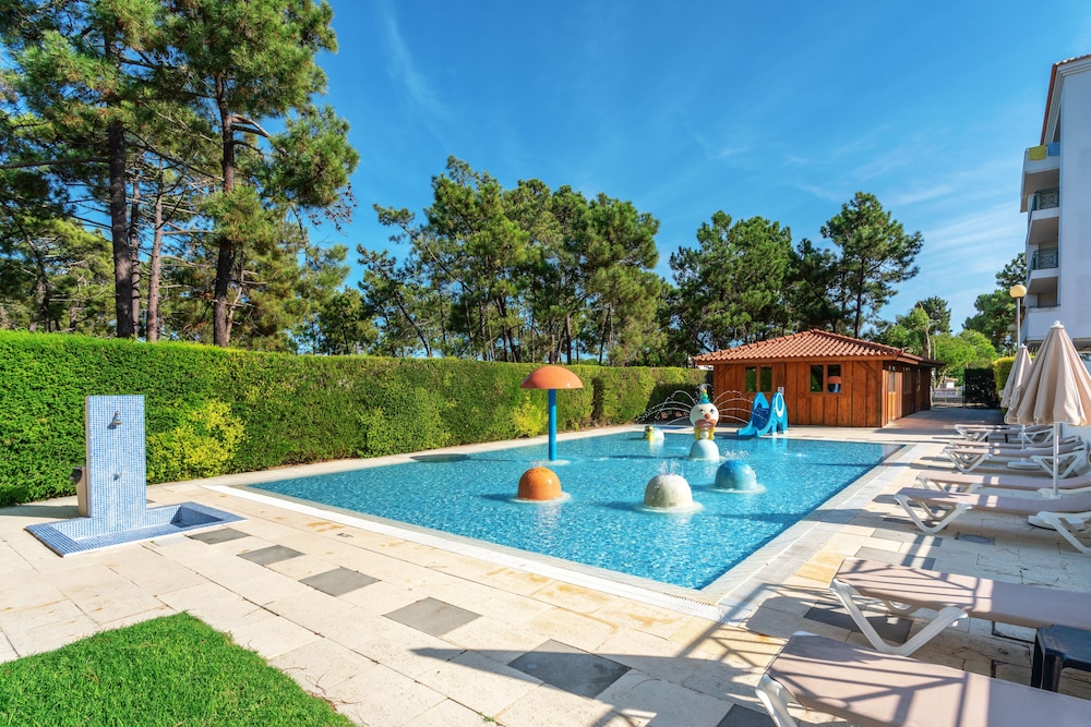 AP Victoria Sports & Beach — Swimming pool in Albufeira, Faro