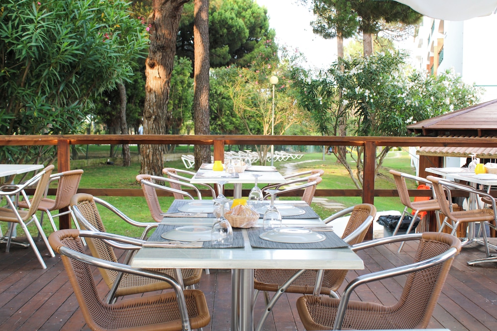 AP Victoria Sports & Beach — Restaurant & bars in Albufeira, Faro