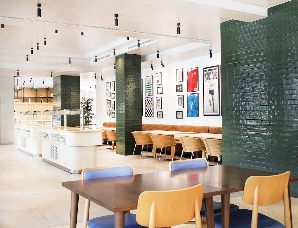 AP Victoria Sports & Beach — Restaurant & bars in Albufeira, Faro