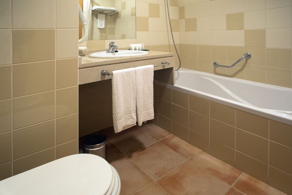 AP Victoria Sports & Beach — Hotel rooms in Albufeira, Faro