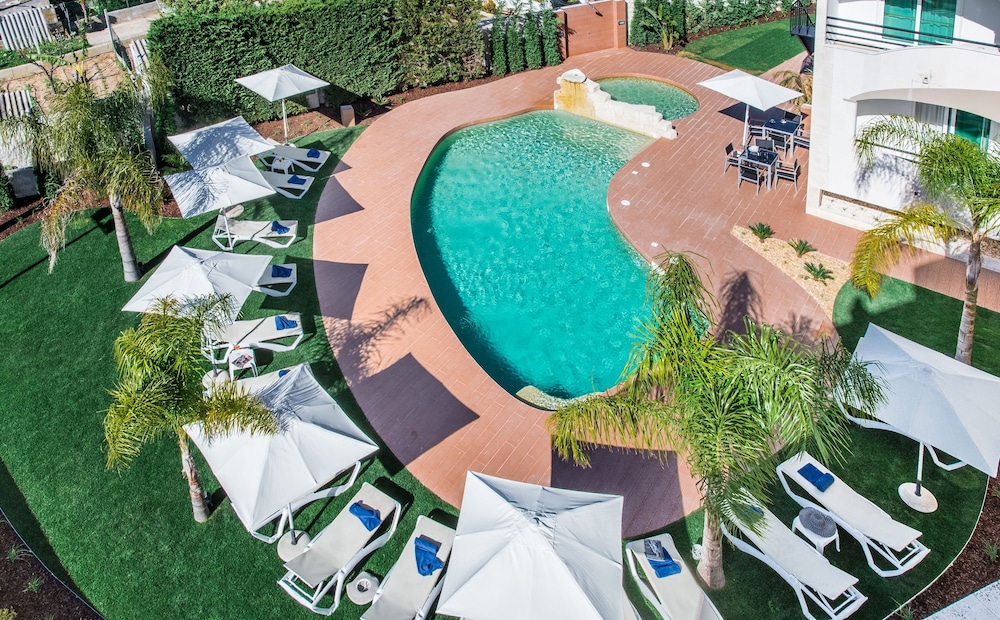 Velamar Boutique Hotel - Adults Friendly — Swimming pool in Albufeira, Faro