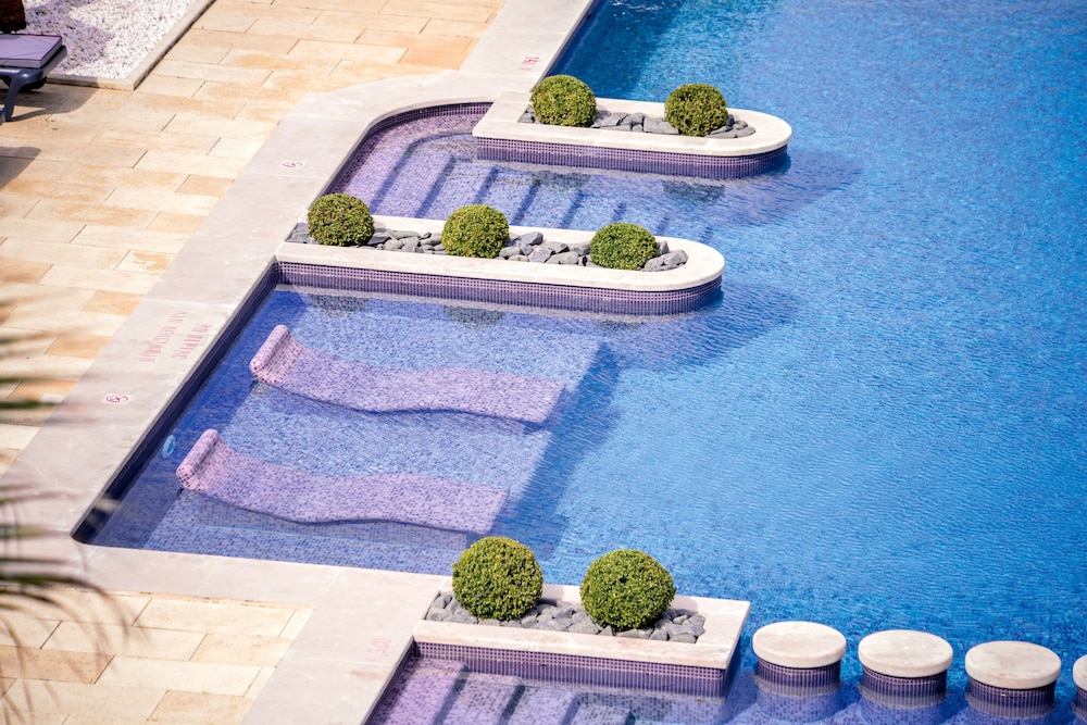 Vila Gale Collection Praia Hotel — Swimming pool in Albufeira, Faro