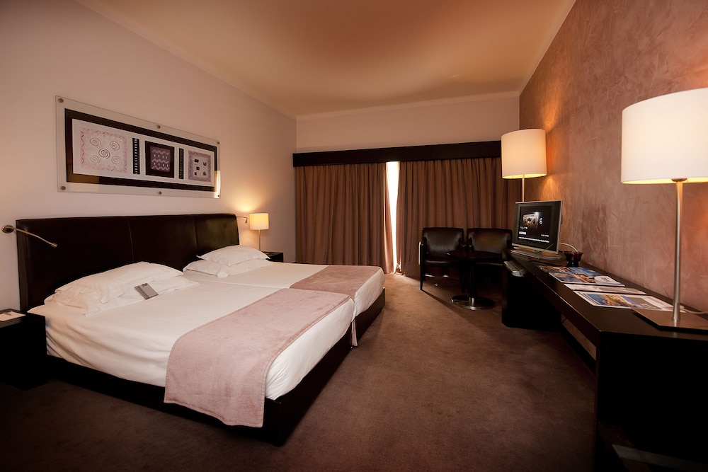 Vila Gale Collection Praia Hotel — Hotel rooms in Albufeira, Faro