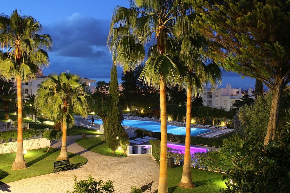 Vila Petra — Swimming pool in Albufeira, Faro
