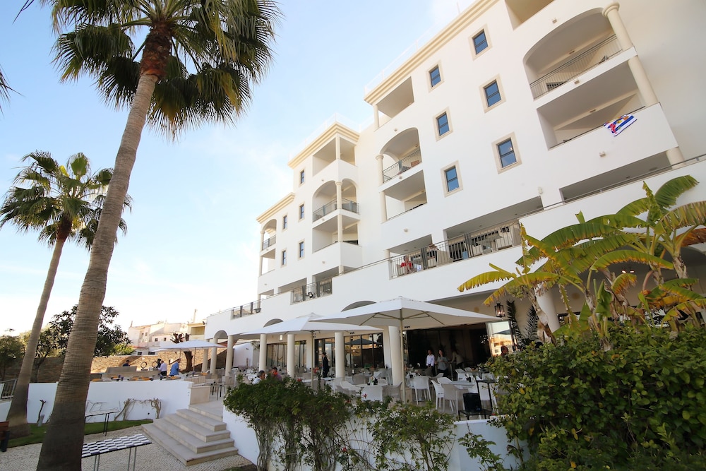 Vila Petra — Hotel building in Albufeira, Faro