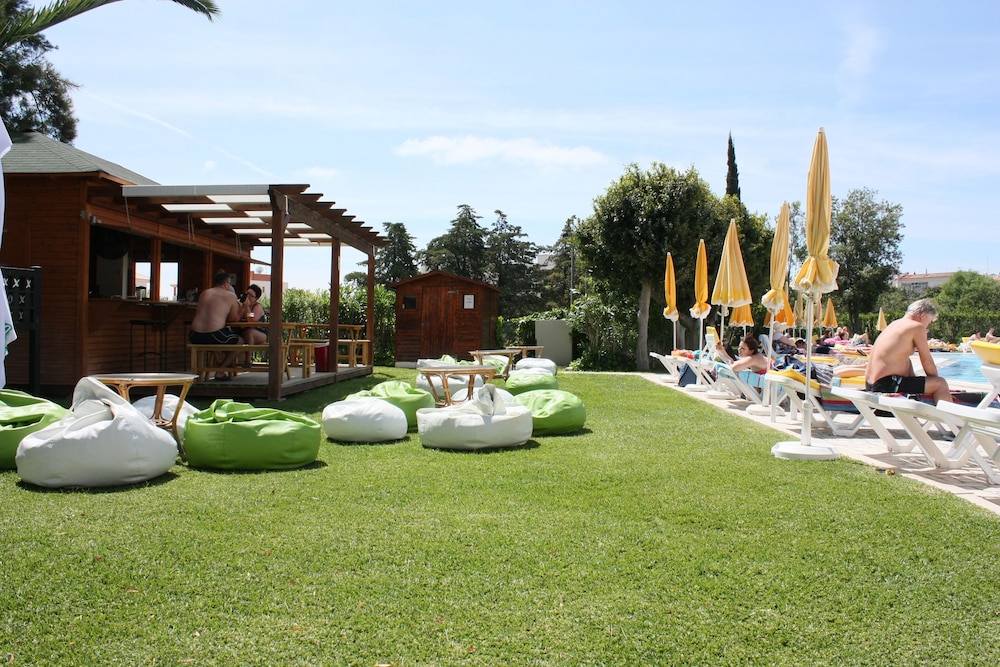 Vila Petra — Restaurant & bars in Albufeira, Faro