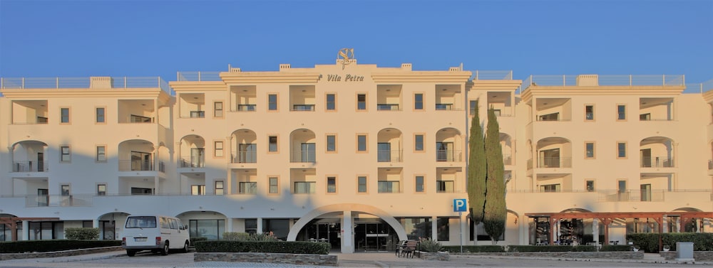 Vila Petra — Hotel building in Albufeira, Faro