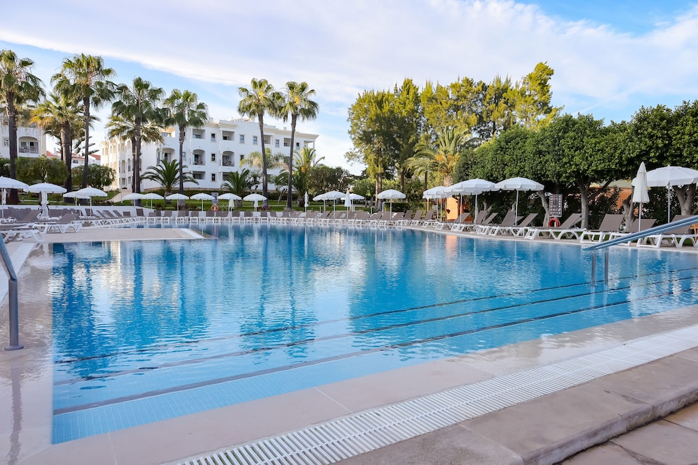 Vila Petra — Swimming pool in Albufeira, Faro