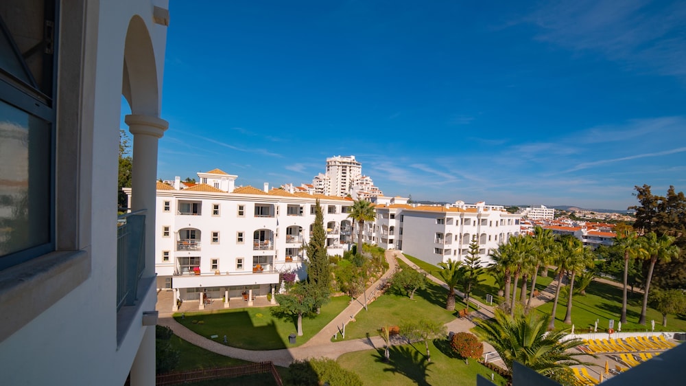 Vila Petra — Hotel building in Albufeira, Faro