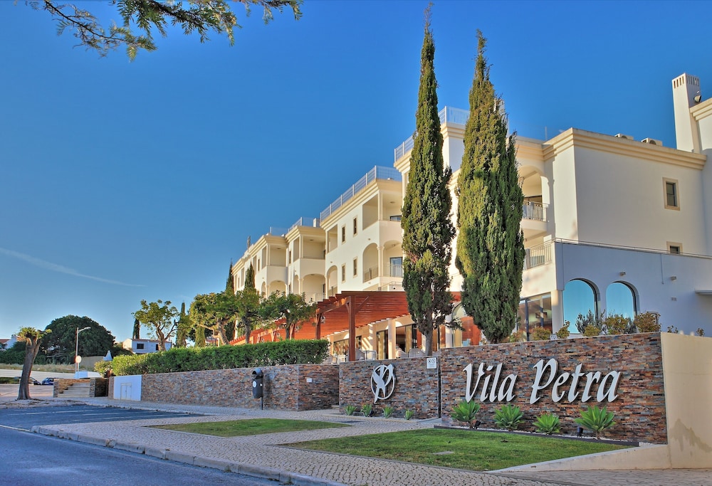 Vila Petra — Hotel building in Albufeira, Faro