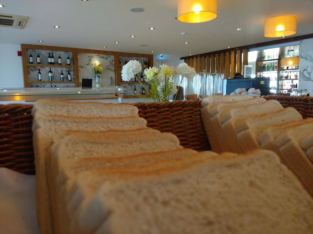 Vila Petra — Restaurant & bars in Albufeira, Faro
