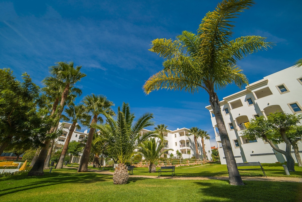 Vila Petra — Hotel building in Albufeira, Faro