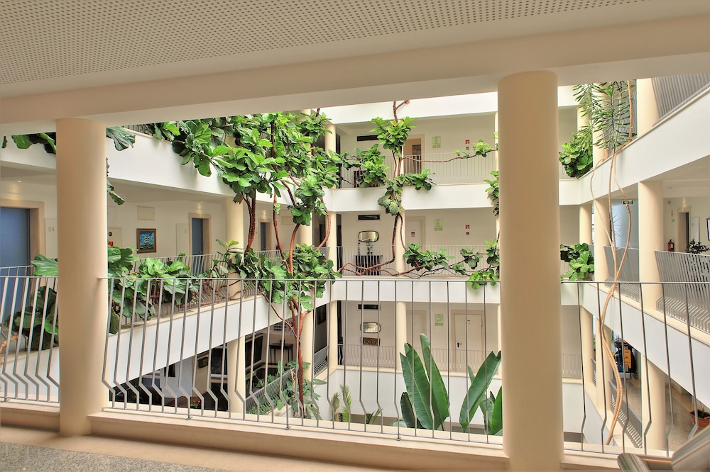 Vila Petra — Hotel building in Albufeira, Faro