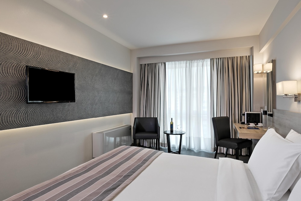The Stanley — Hotel rooms in Athens, Attica