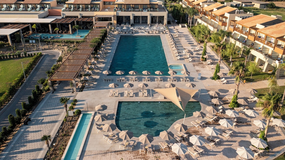 Astir Odysseus Kos Resort & Spa — Swimming pool in Tigaki, South Aegean