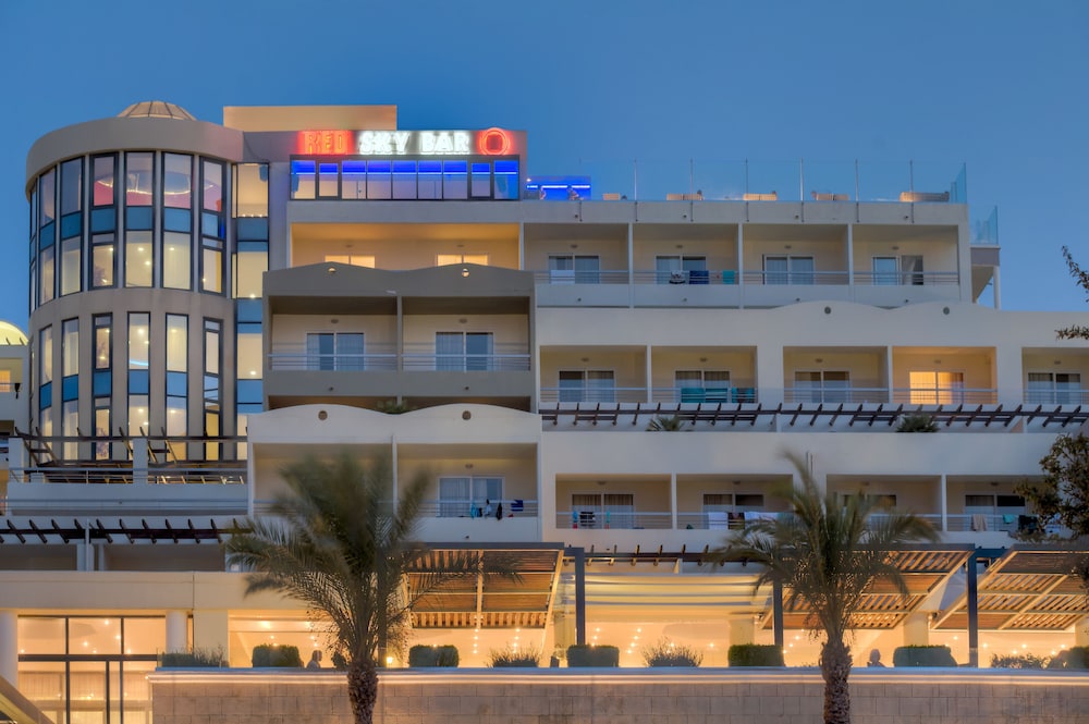Kipriotis Panorama Hotel & Suites by Anayia All Inclusive Resorts — Hotel building in Psalidi, South Aegean