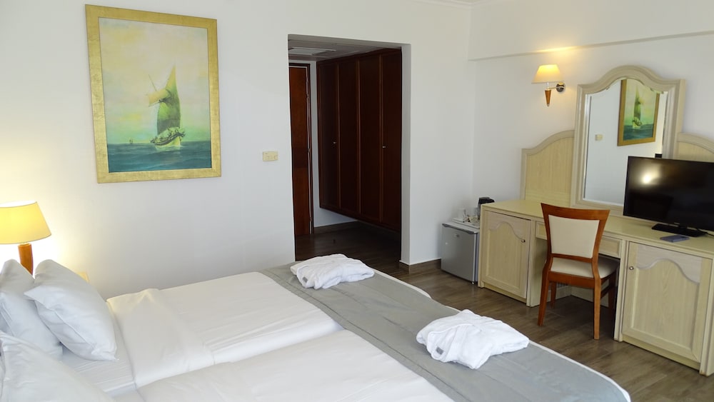 Kipriotis Panorama Hotel & Suites by Anayia All Inclusive Resorts — Hotel rooms in Psalidi, South Aegean