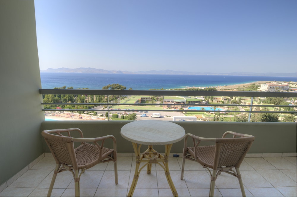 Kipriotis Panorama Hotel & Suites by Anayia All Inclusive Resorts — Hotel rooms in Psalidi, South Aegean
