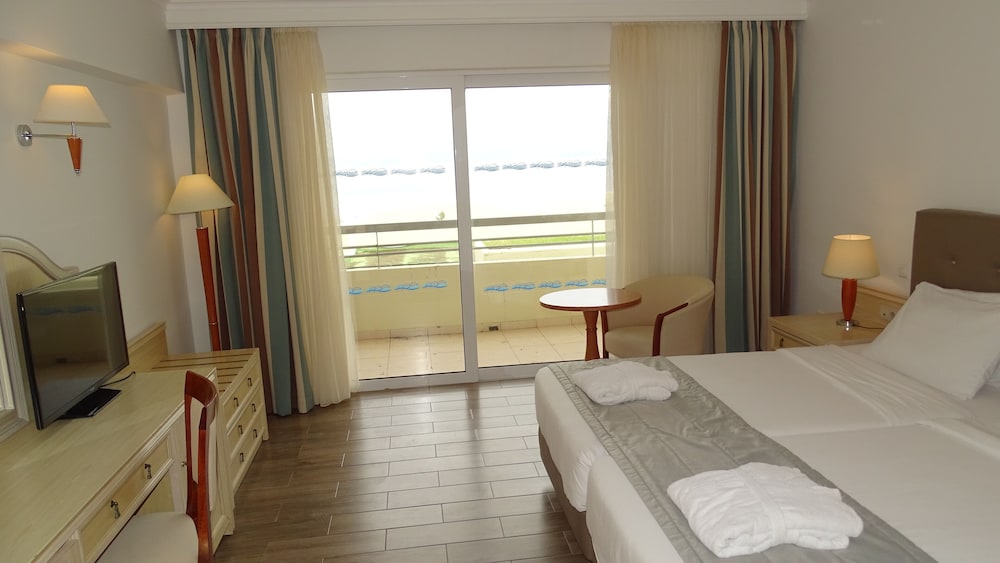 Kipriotis Panorama Hotel & Suites by Anayia All Inclusive Resorts — Hotel rooms in Psalidi, South Aegean