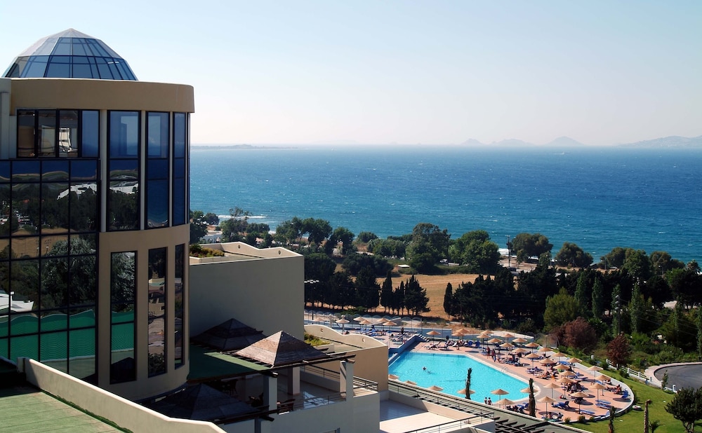 Kipriotis Panorama Hotel & Suites by Anayia All Inclusive Resorts — Swimming pool in Psalidi, South Aegean