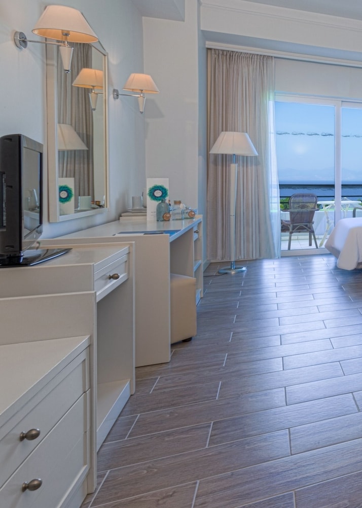 Kipriotis Panorama Hotel & Suites by Anayia All Inclusive Resorts — Hotel rooms in Psalidi, South Aegean
