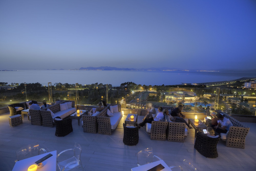 Kipriotis Panorama Hotel & Suites by Anayia All Inclusive Resorts — Restaurant & bars in Psalidi, South Aegean