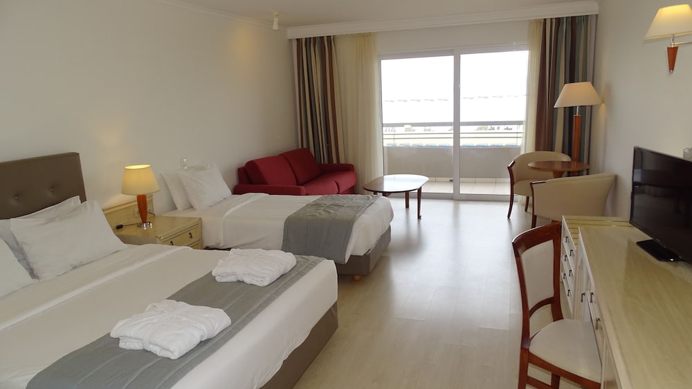 Kipriotis Panorama Hotel & Suites by Anayia All Inclusive Resorts — Hotel rooms in Psalidi, South Aegean