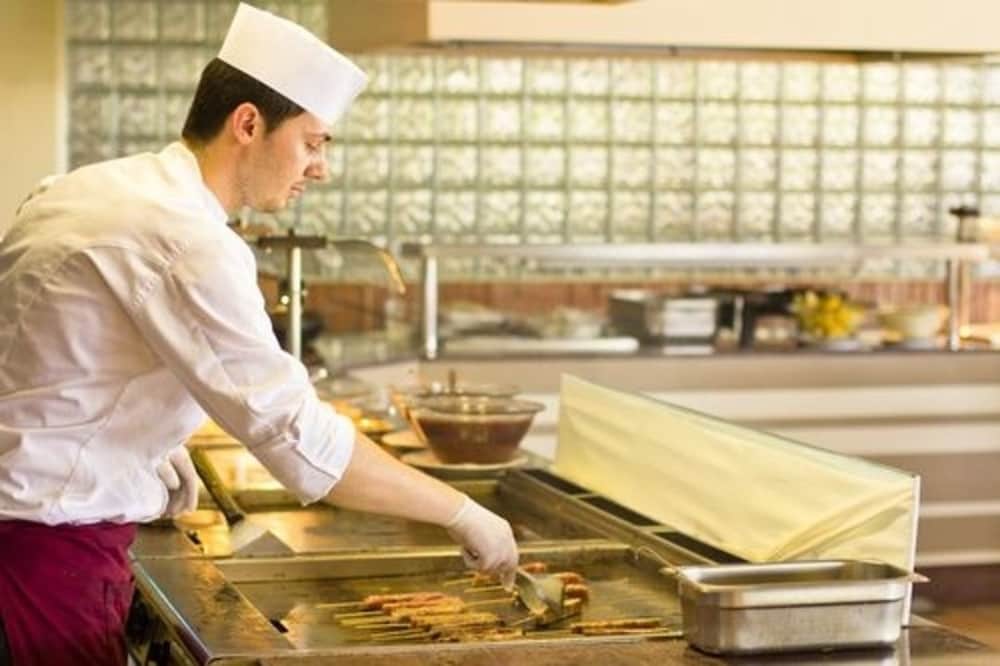 Kipriotis Panorama Hotel & Suites by Anayia All Inclusive Resorts — Restaurant & bars in Psalidi, South Aegean