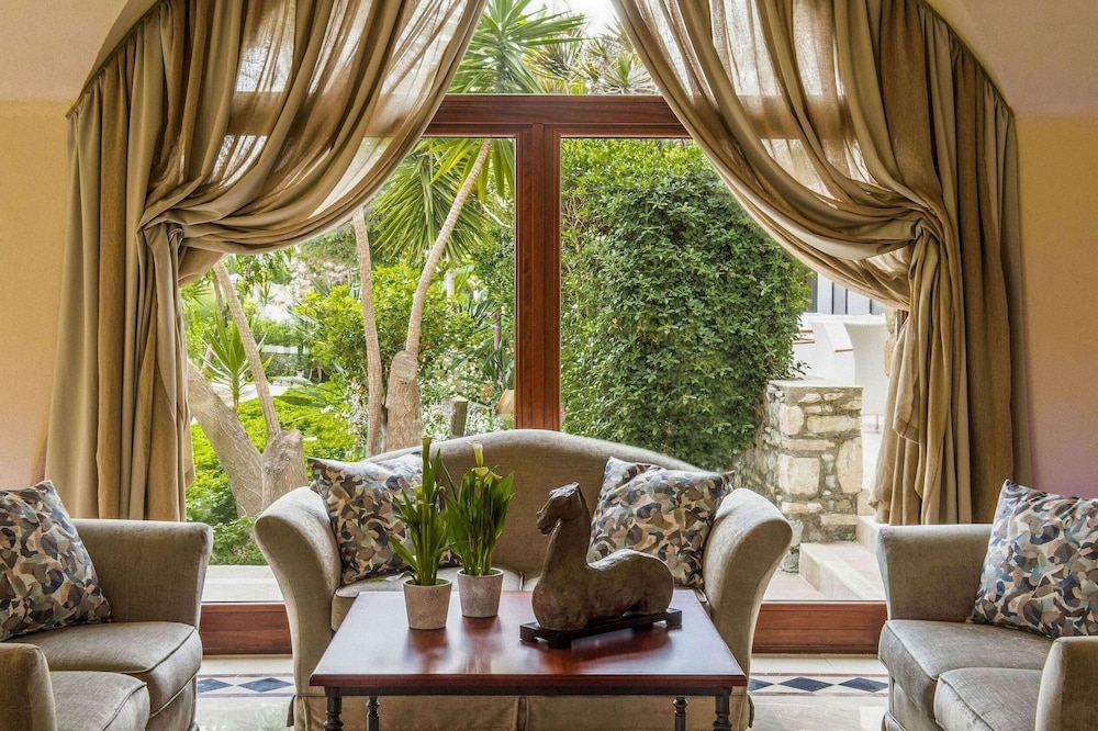Mitsis Ramira — Hotel rooms in Psalidi, South Aegean