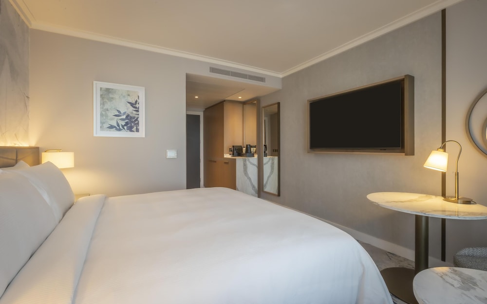 Hilton Dublin — Hotel rooms in Dublin, Dublin City