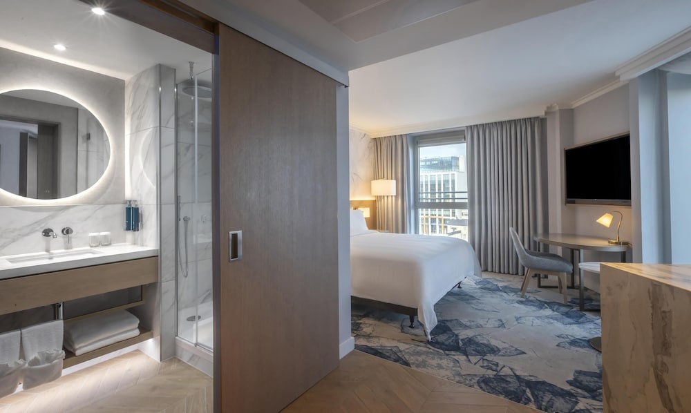 Hilton Dublin — Hotel rooms in Dublin, Dublin City