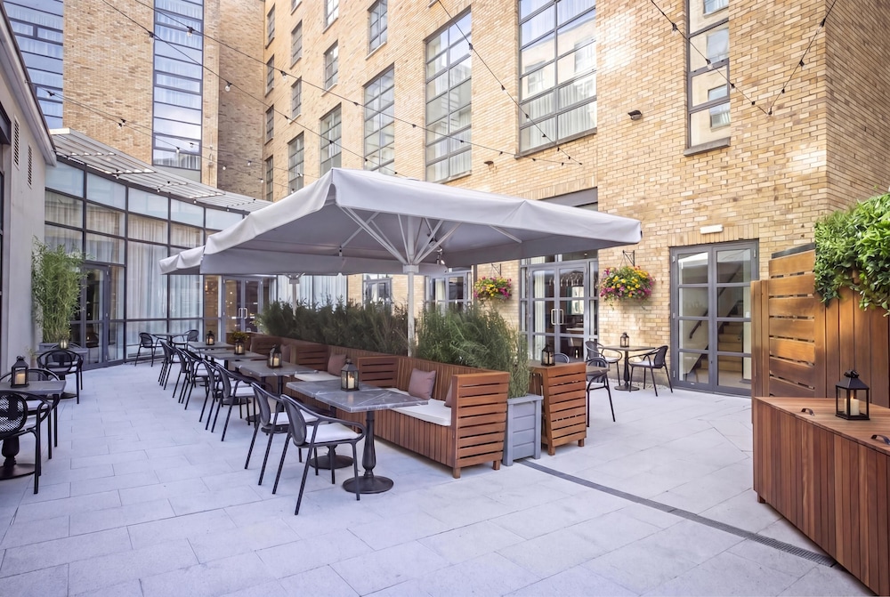 Hilton Dublin — Restaurant & bars in Dublin, Dublin City