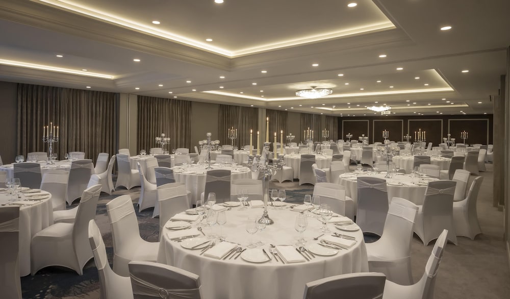 Hilton Dublin — Restaurant & bars in Dublin, Dublin City