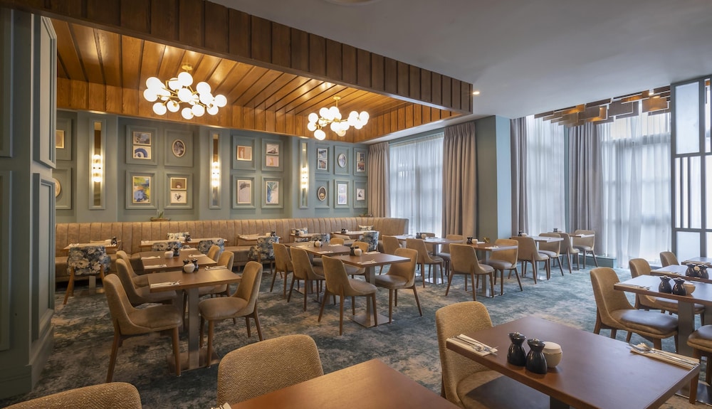 Hilton Dublin — Restaurant & bars in Dublin, Dublin City