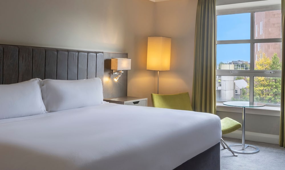 Hilton Dublin — Hotel rooms in Dublin, Dublin City