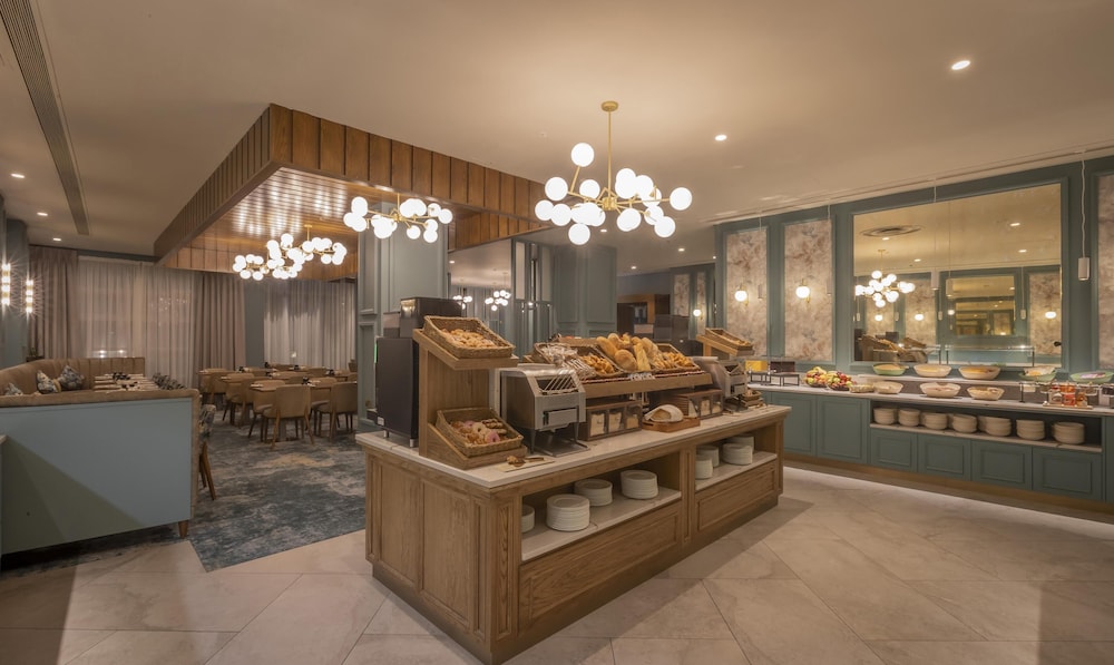 Hilton Dublin — Restaurant & bars in Dublin, Dublin City