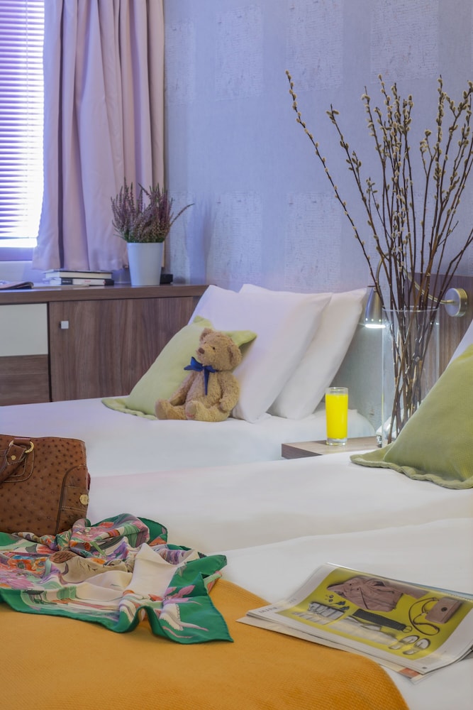 Novus City Hotel — Hotel rooms in Athens, Attica