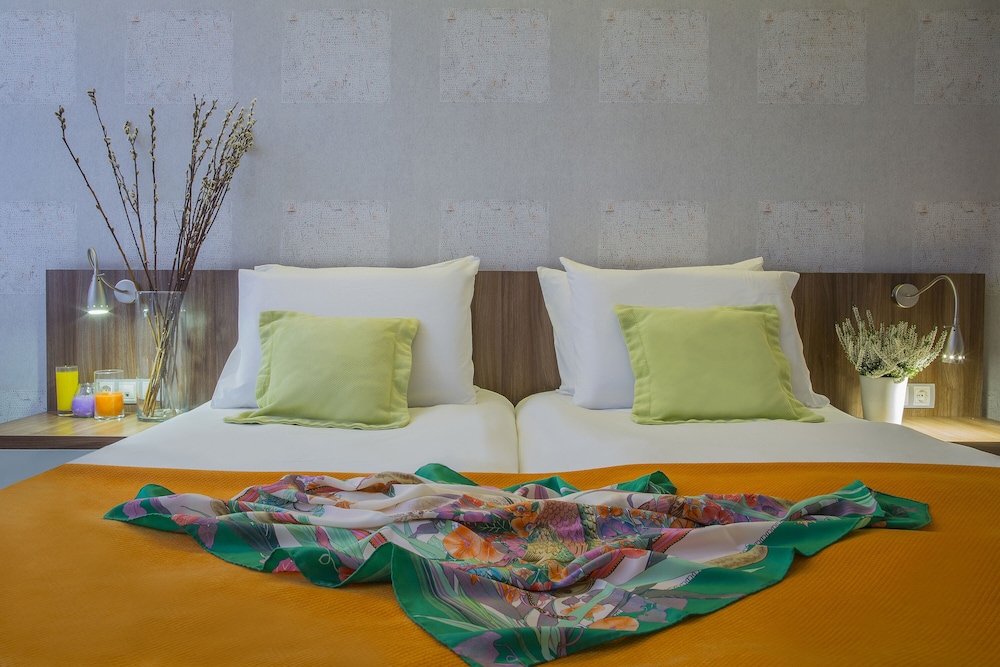 Novus City Hotel — Hotel rooms in Athens, Attica