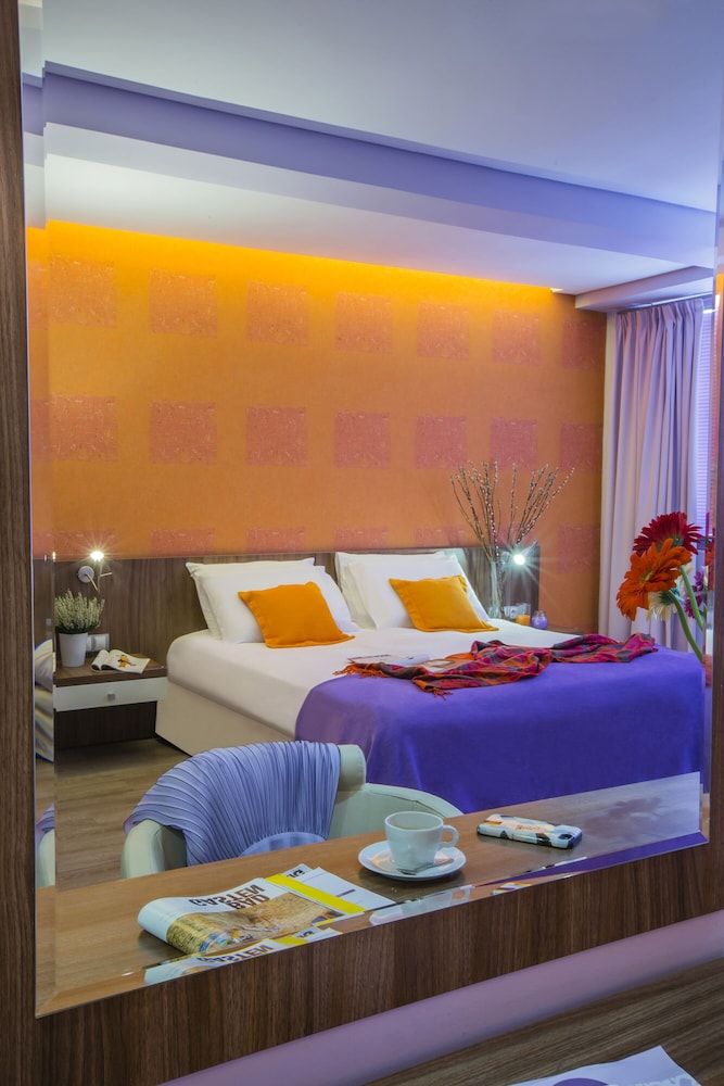 Novus City Hotel — Hotel rooms in Athens, Attica