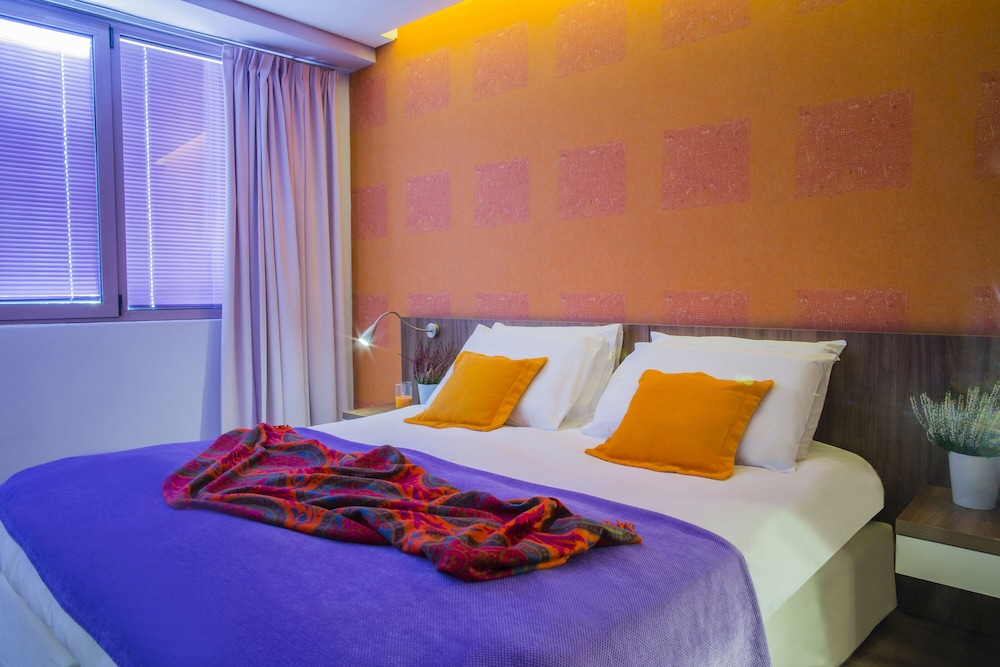 Novus City Hotel — Hotel rooms in Athens, Attica