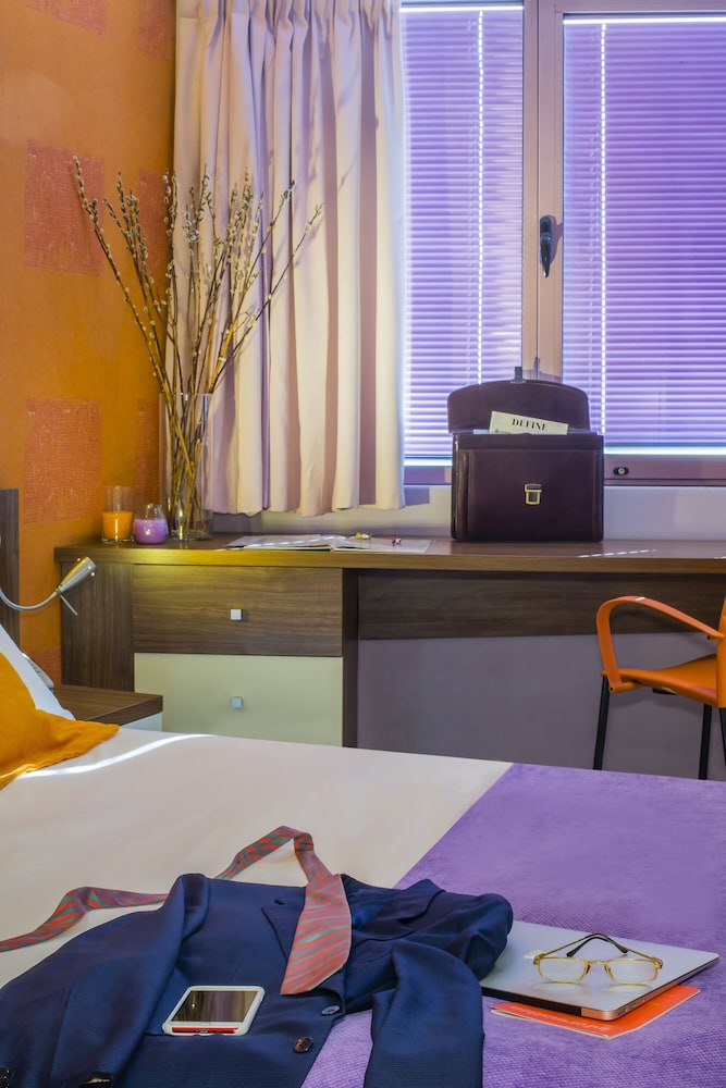 Novus City Hotel — Hotel rooms in Athens, Attica
