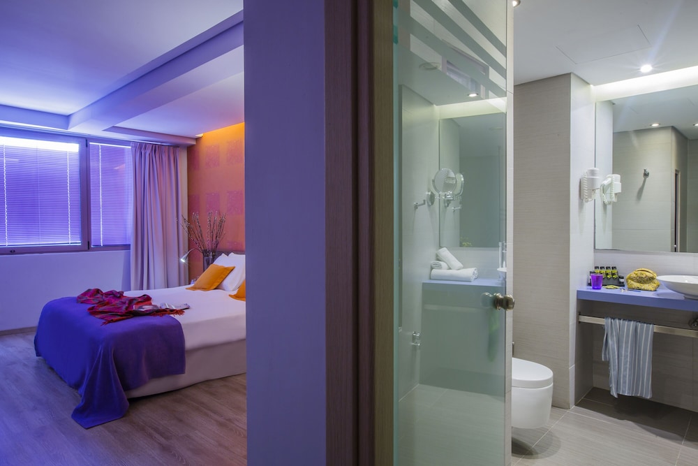 Novus City Hotel — Hotel rooms in Athens, Attica