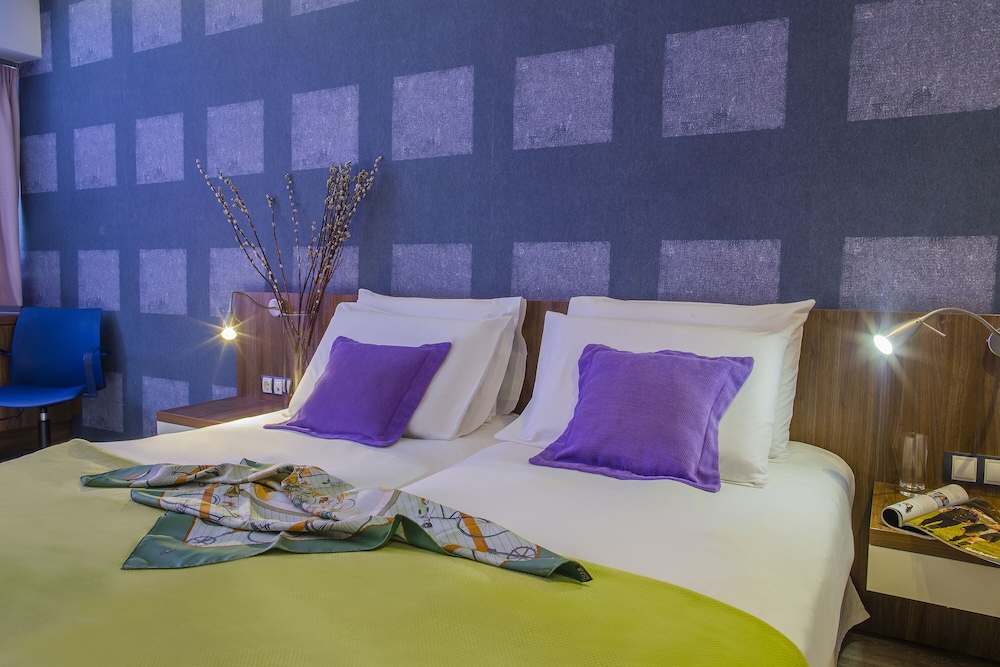 Novus City Hotel — Hotel rooms in Athens, Attica