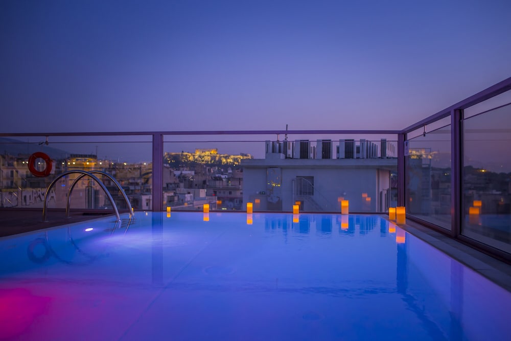 Novus City Hotel — Swimming pool in Athens, Attica