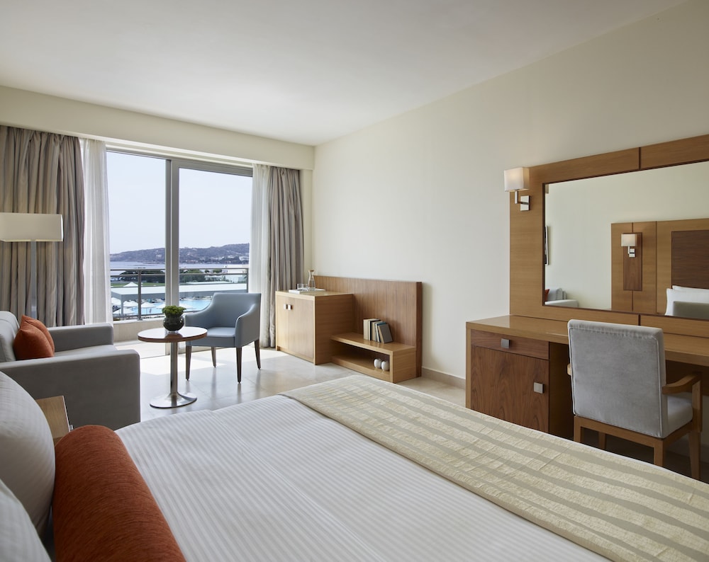 Apollo Blue — Hotel rooms in Faliraki, South Aegean