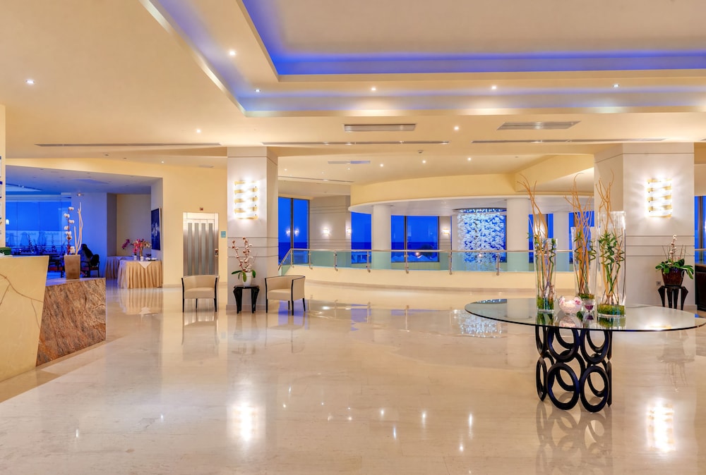 Apollo Blue — Hotel building in Faliraki, South Aegean