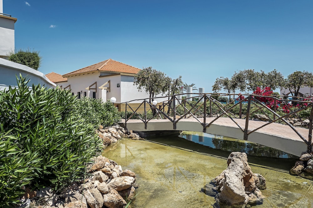 Mitsis Rodos Maris — Hotel building in Kiotari, South Aegean